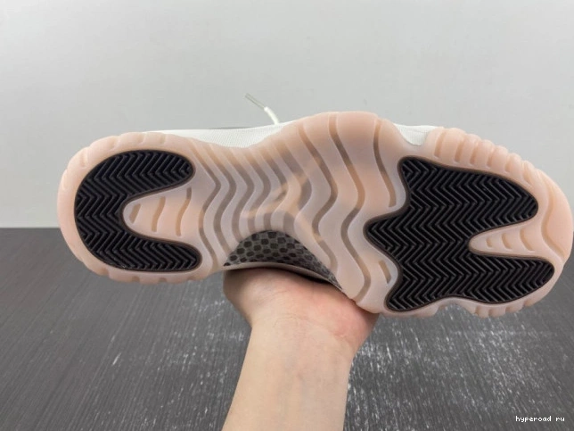 AR0715-101 11 Neapolitan Jordan Air 1119